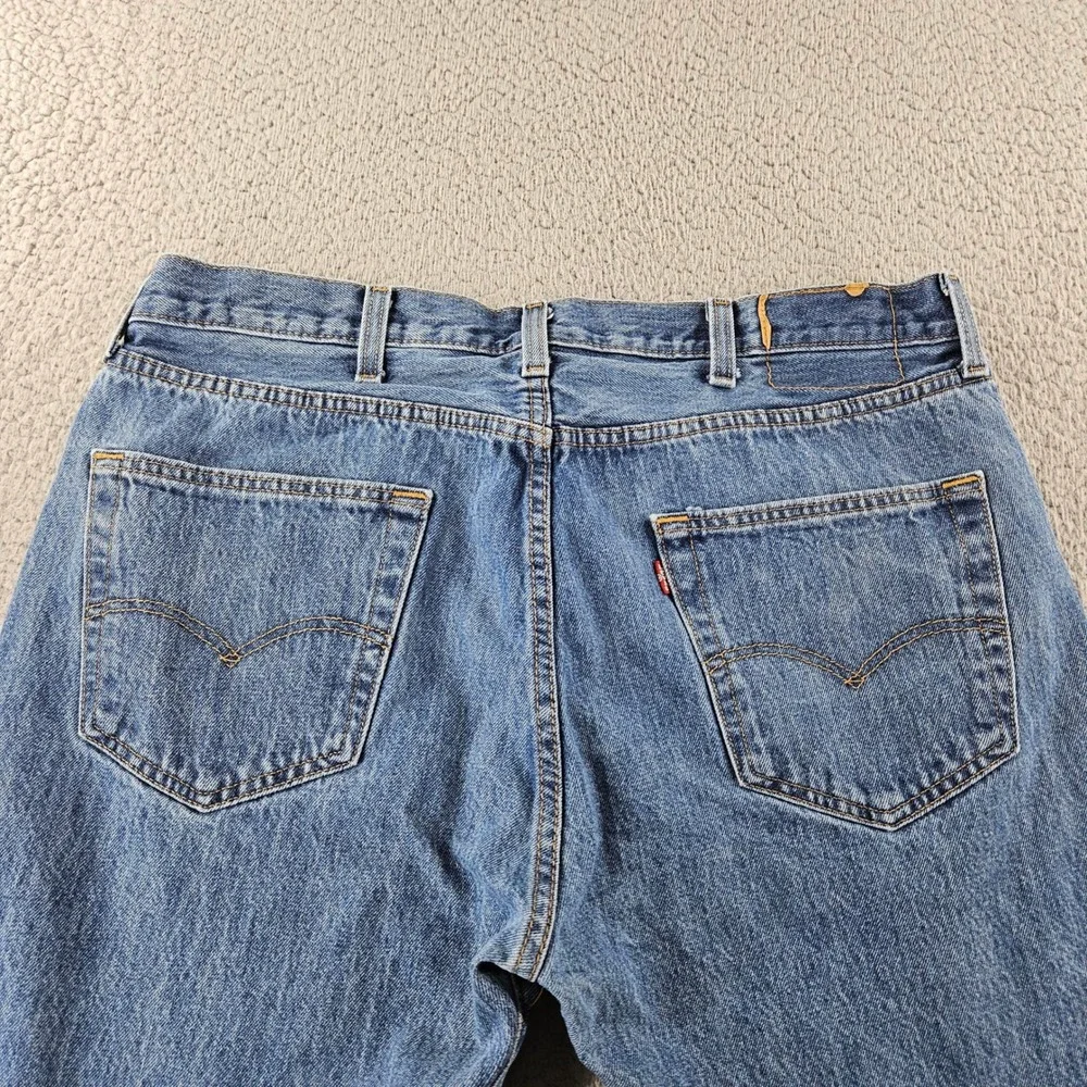 Levis 501 Jeans Mens 38x32 Blue Medium Wash Straight Leg Button Fly‎ Denim Jeans